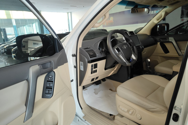 丰田 普拉多（平行进口） 中控内饰7003