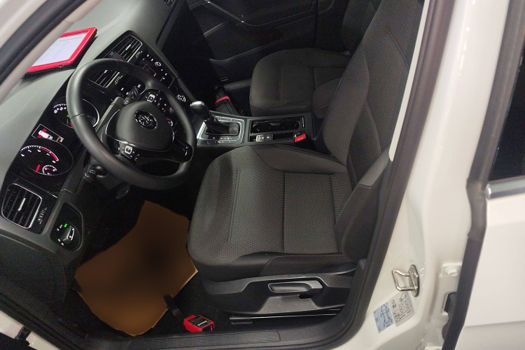 大众 高尔夫(进口) 2019款 1.8TSI 旅行版局部细节19