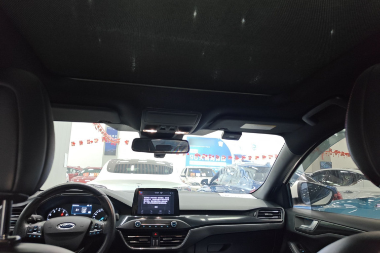 福特 福克斯 2020款 三厢 EcoBoost 180 自动ST Line局部细节22