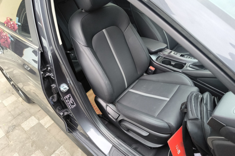 现代 菲斯塔 2021款 280TGDi DLX豪华版局部细节41