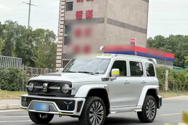 超境汽车 共创坦克300 2021款 2.0T 赛博坦克车身外观1