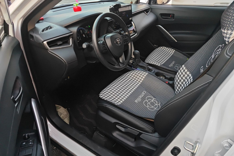 丰田 卡罗拉锐放 2023款 2.0L 精英版中控内饰20