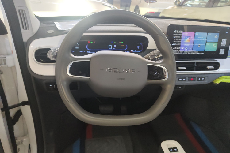 吉利银河 熊猫 2025款 210km 元气熊中控内饰13