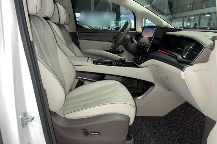 腾势D9 2022款 DM-i 970 四驱旗舰型局部细节41