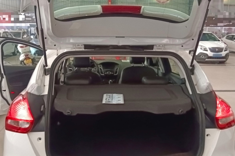 福特 福克斯 2017款 两厢 1.6L 自动风尚型智行版局部细节23