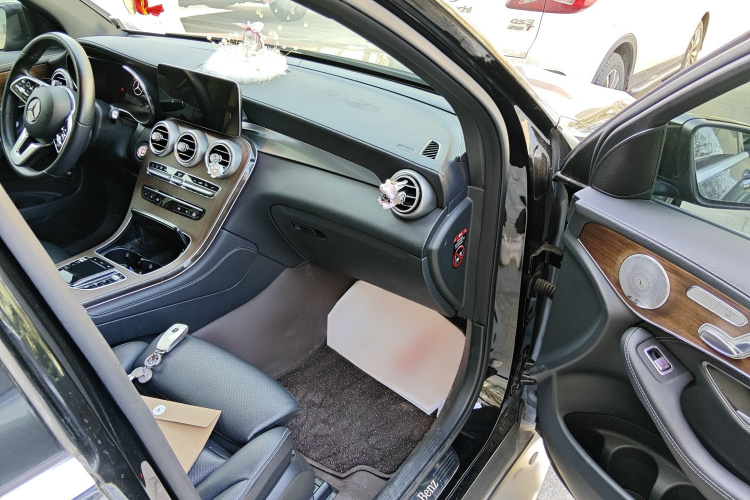 奔驰GLC 2020款 GLC 300 L 4MATIC 豪华型局部细节9005