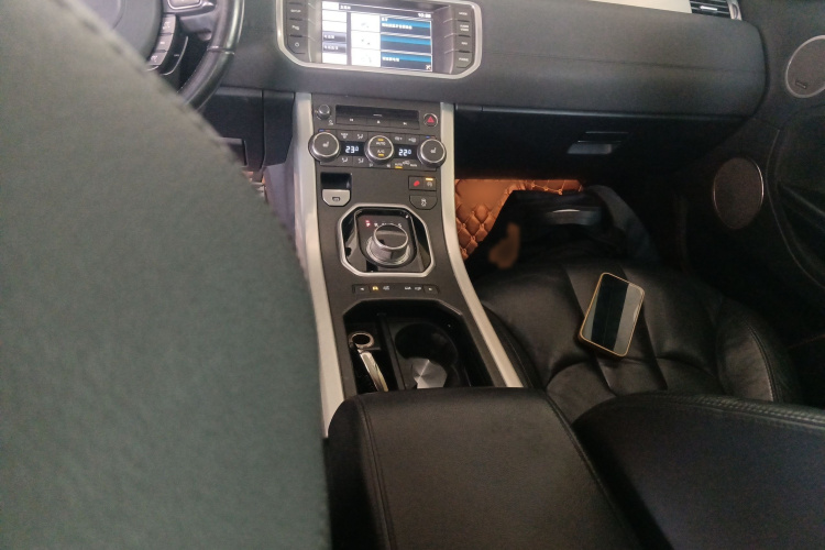 路虎 揽胜极光(进口) 2014款 2.0T 5门耀真版局部细节18