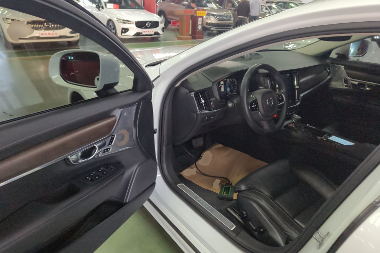 沃尔沃V90 2017款 Cross Country T5 AWD 智尊版中控内饰20