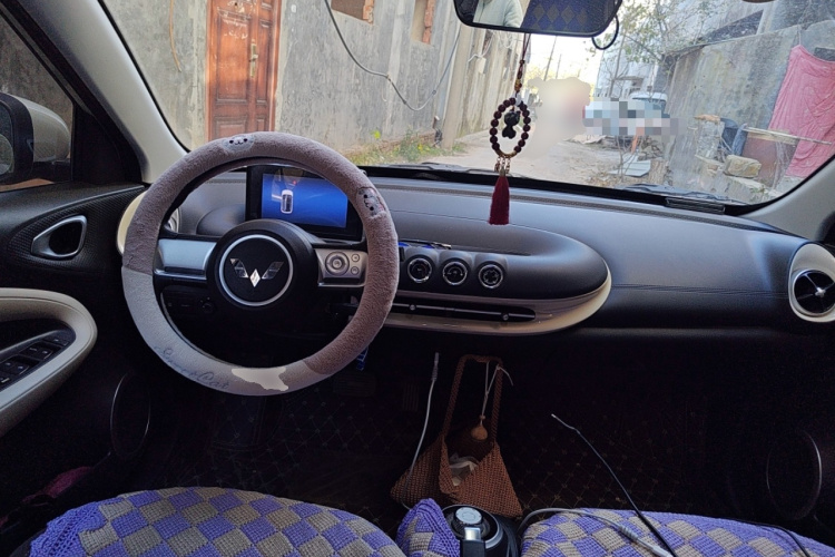 五菱汽车 五菱缤果 2023款 203km 轻享款中控内饰12