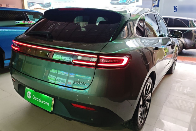 鸿蒙智行 问界M5 2022款 增程四驱性能版车身外观7