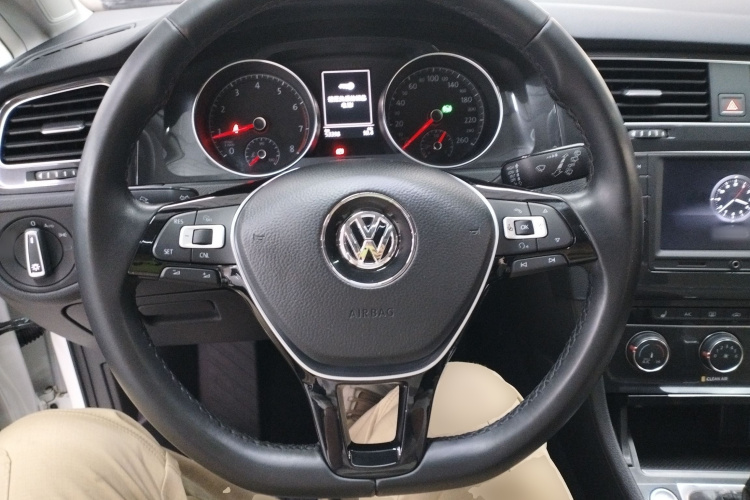 大众 高尔夫 2017款 230TSI 自动豪华百万辆纪念版中控内饰13