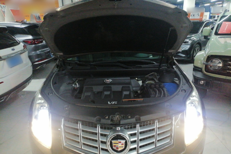 凯迪拉克SRX 2015款 3.0L 舒适型机舱底盘24