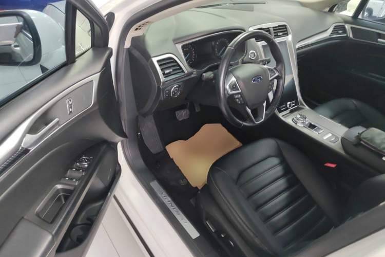 福特 蒙迪欧 2020款 EcoBoost 200 时尚型中控内饰7003