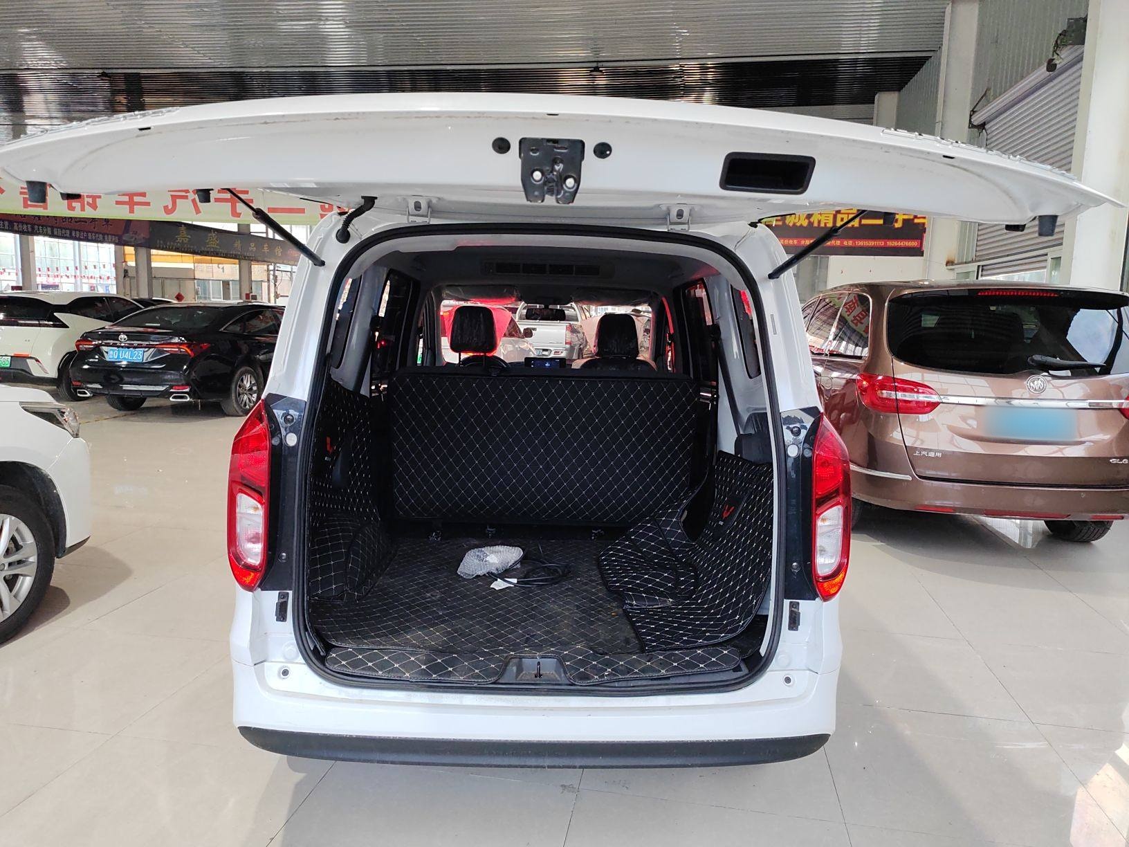 五菱汽车 五菱宏光新能源 2024款 纯电版 300KM 标准型