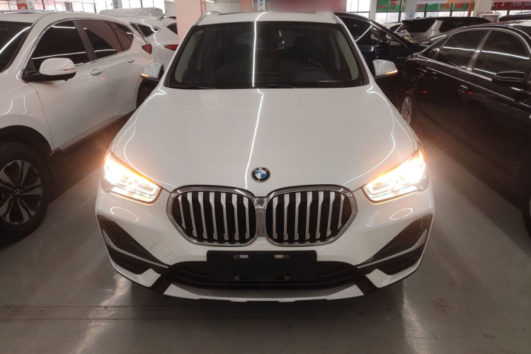 宝马X1新能源 2021款 xDrive30Le 尊享型车身外观6001