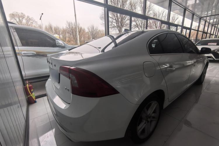 沃尔沃S60 2015款 S60L T5 智驭版车身外观6003