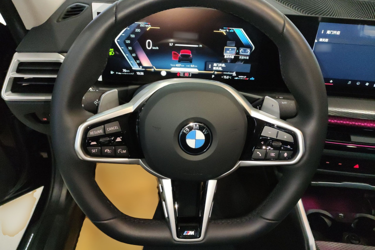 宝马3系 2025款 330Li M运动曜夜套装中控内饰13