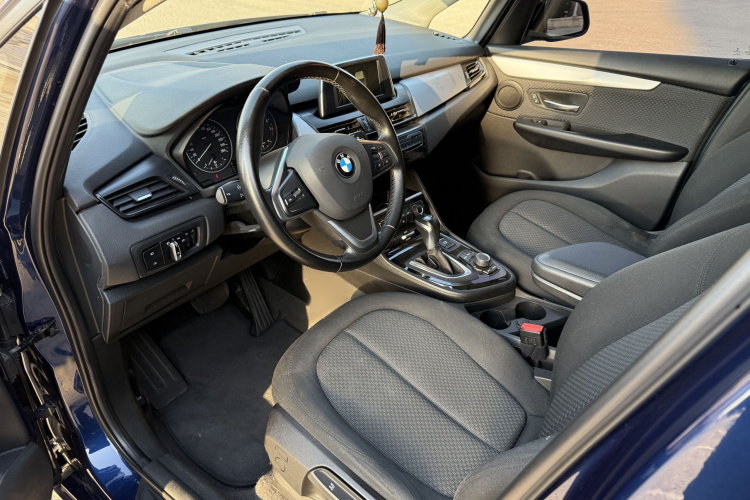 宝马2系旅行车 2016款 218i 时尚型中控内饰7001