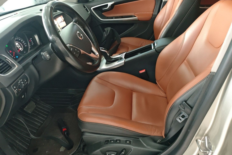 沃尔沃S60 2019款 S60L 改款 T5 智进进阶版局部细节19