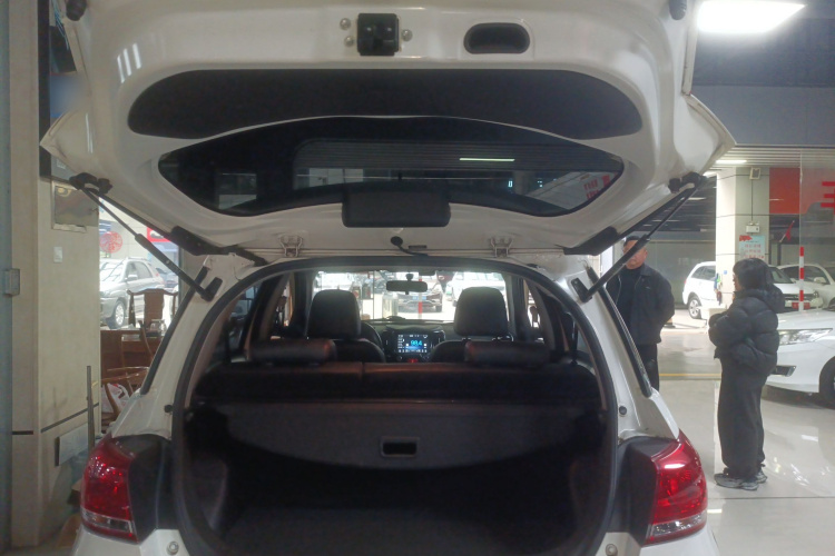 长城M4 2015款 1.5L AMT豪华型机舱底盘23