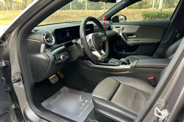 奔驰A级AMG 2019款 AMG A 35 L 4MATIC中控内饰7008