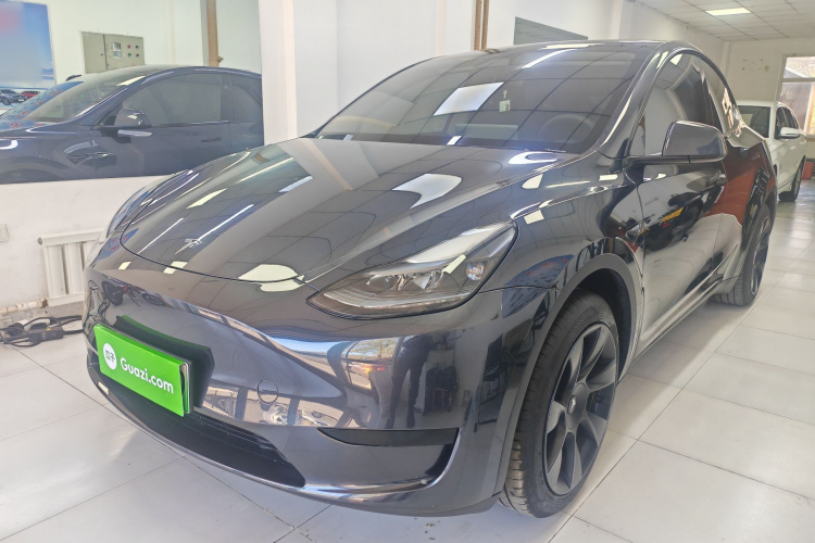 特斯拉 Model Y 2024款 后轮驱动版车身外观1