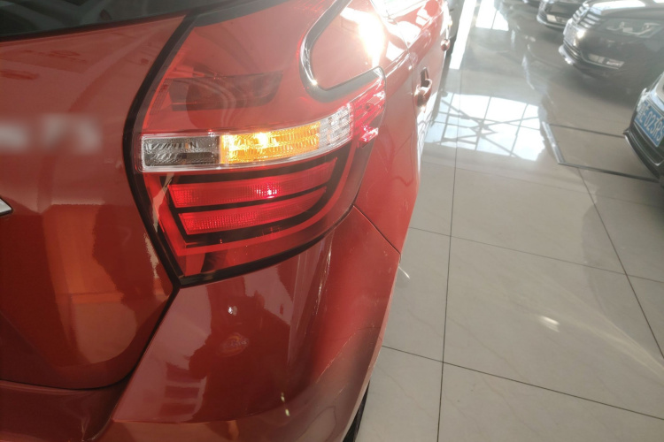 丰田 威驰FS 2017款 1.5L CVT锋驰版车身外观6006