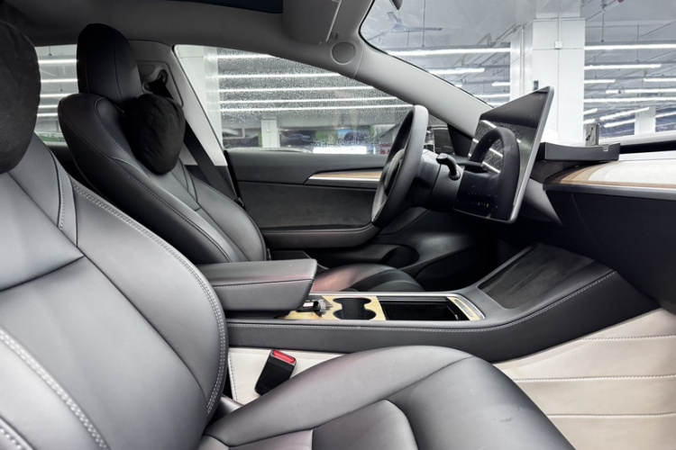 特斯拉 Model 3 2022款 后轮驱动版中控内饰7006