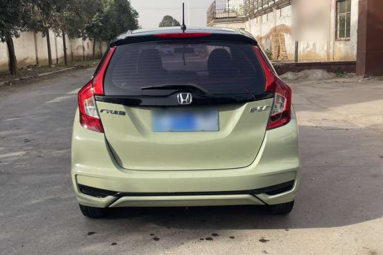 本田 飞度 2018款 1.5L CVT舒适天窗版车身外观6005