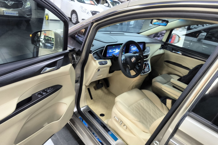 别克GL8 2023款 ES陆尊 豪华型和悦版中控内饰20