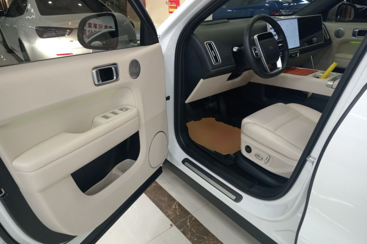 理想汽车 理想L6 2024款 Pro中控内饰20
