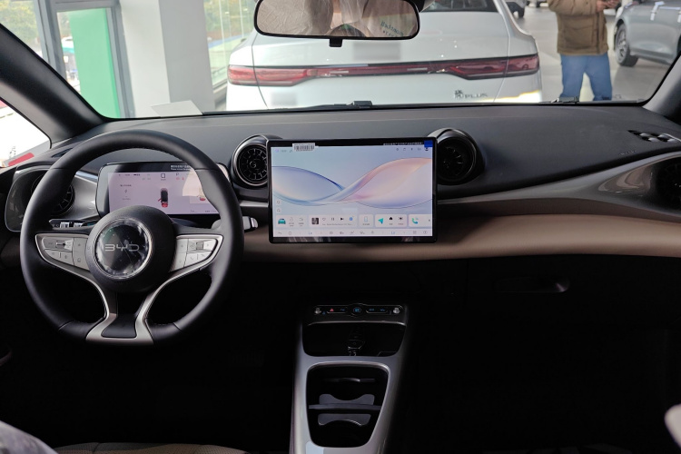 比亚迪 海豚 2025款 智驾版 420km 自由版中控内饰12