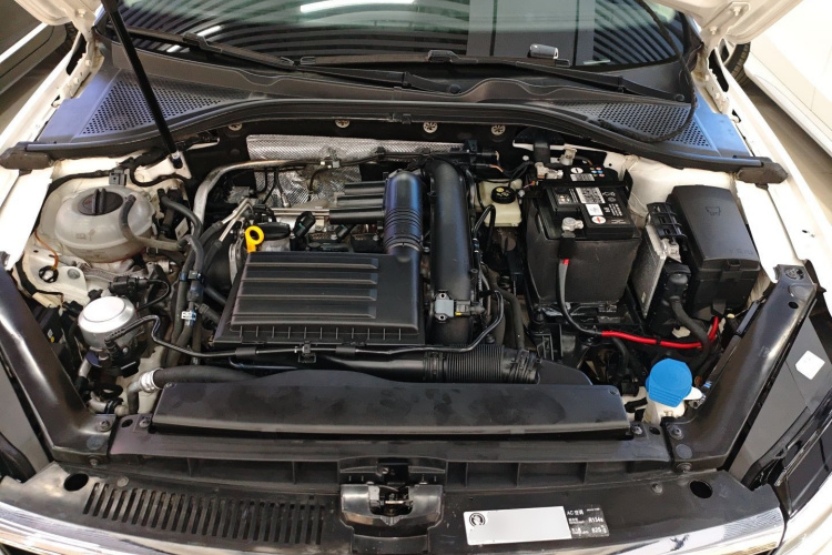 大众 凌渡 2019款 280TSI DSG舒适版 国VI机舱底盘24