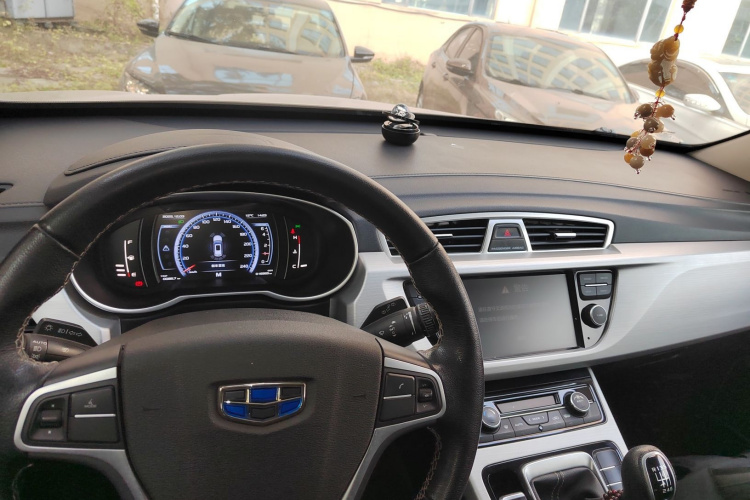 吉利汽车 博越 2016款 2.0L 手动智联型中控内饰12