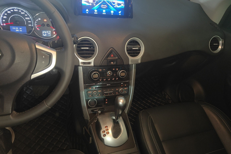 雷诺 科雷傲(进口) 2014款 改款 2.0L 两驱时尚版中控内饰12