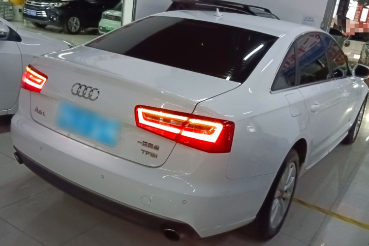 奥迪A6L 2015款 TFSI 百万纪念智领型车身外观7