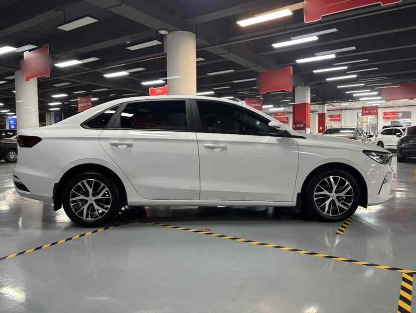 吉利汽车 帝豪 2025款 第4代 1.5L CVT龙腾版(2)