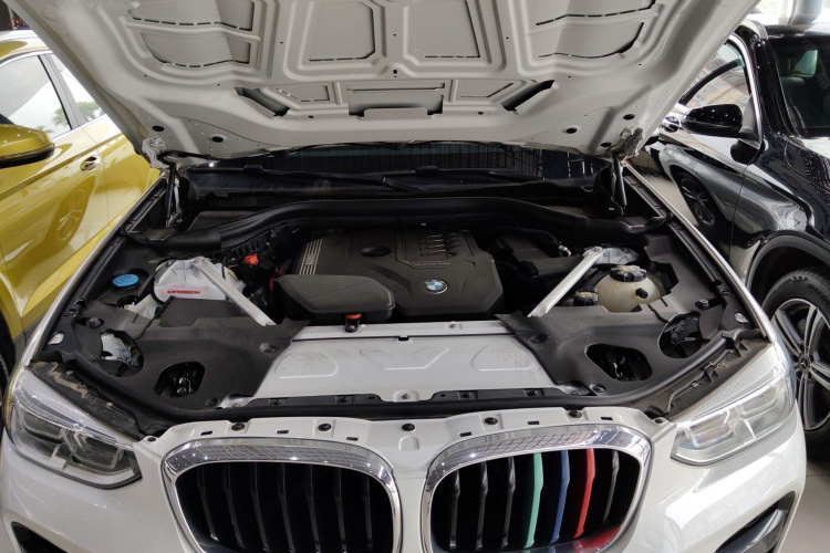 宝马X3 2021款 xDrive28i M运动套装机舱底盘24