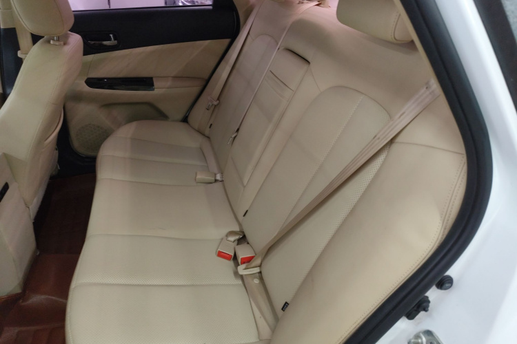 长安 逸动 2015款 1.6L 自动豪华型中控内饰21