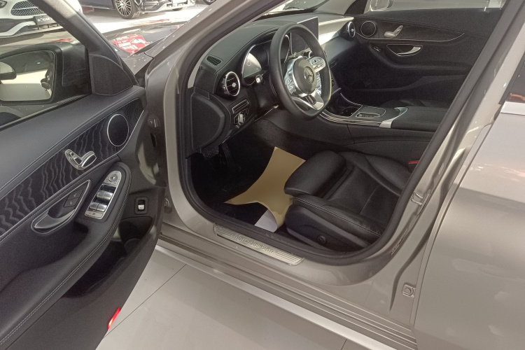 奔驰C级 2020款 C 200 L 时尚型运动版中控内饰20