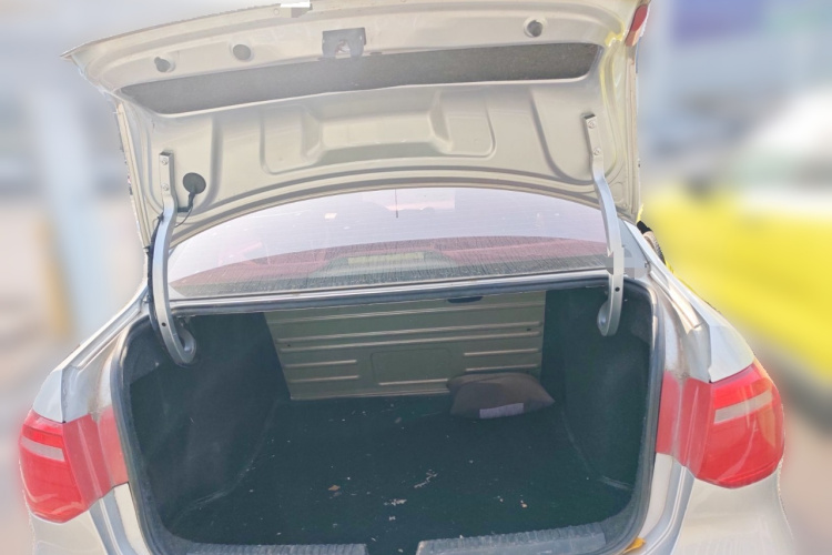 大众 捷达 2015款 1.6L 自动时尚型局部细节23