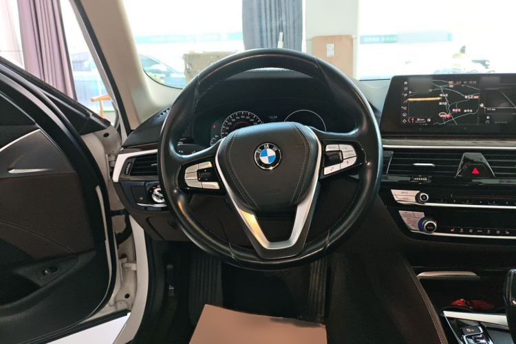 宝马5系 2019款 改款 525Li 豪华套装局部细节13