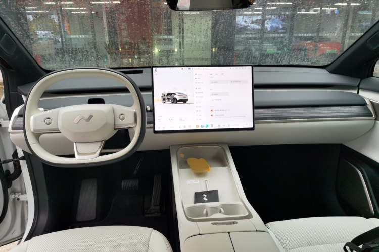 乐道L60 2024款 60kWh 后驱版中控内饰7002