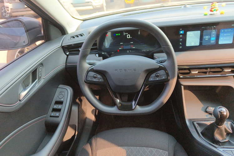 荣威i5 2023款 1.5L 手动舒享版中控内饰13