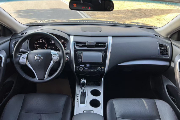 日产 天籁 2016款 改款 2.0L XL舒适版中控内饰7003