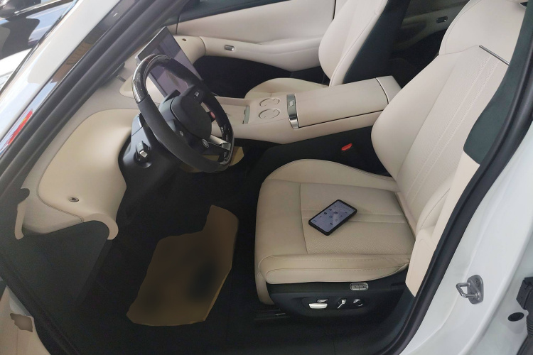 小米汽车 小米YU7 2025款 超长续航高性能四驱Max版中控内饰19