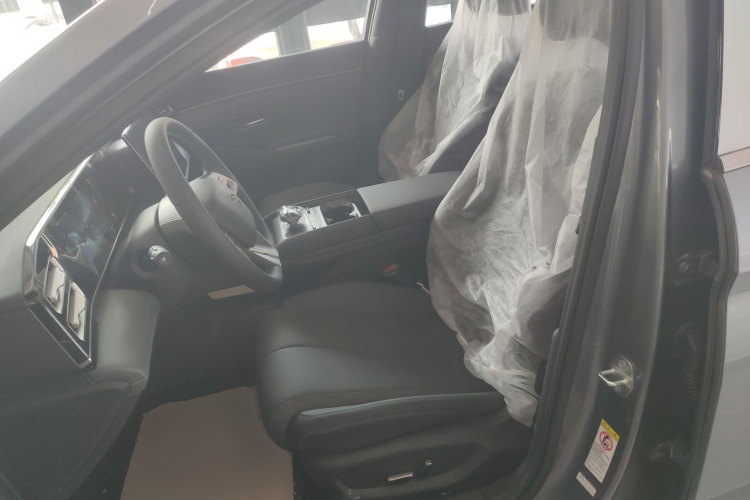 比亚迪 秦L 2024款 DM-i 120KM超越型中控内饰19