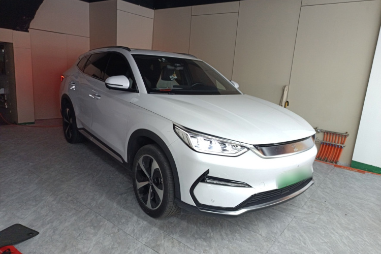 比亚迪 宋PLUS新能源 2021款 EV 尊贵型车身外观3
