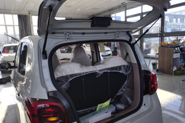 五菱汽车 宏光MINIEV 2025款 四门版 进阶款机舱底盘23