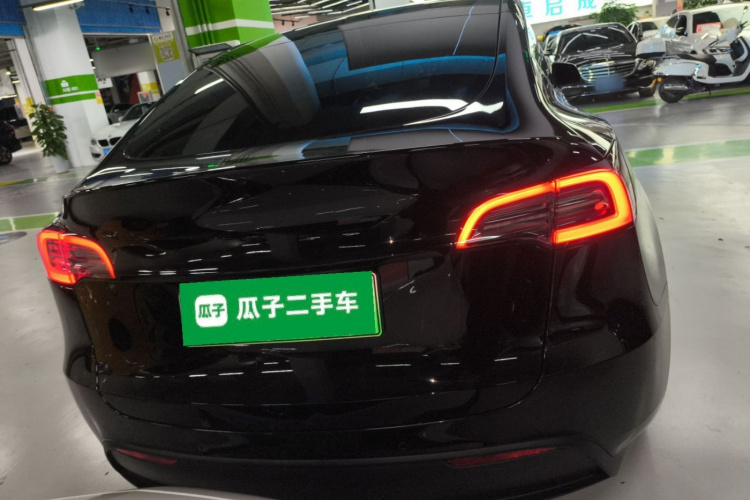 特斯拉 Model Y 2023款 后轮驱动版车身外观6